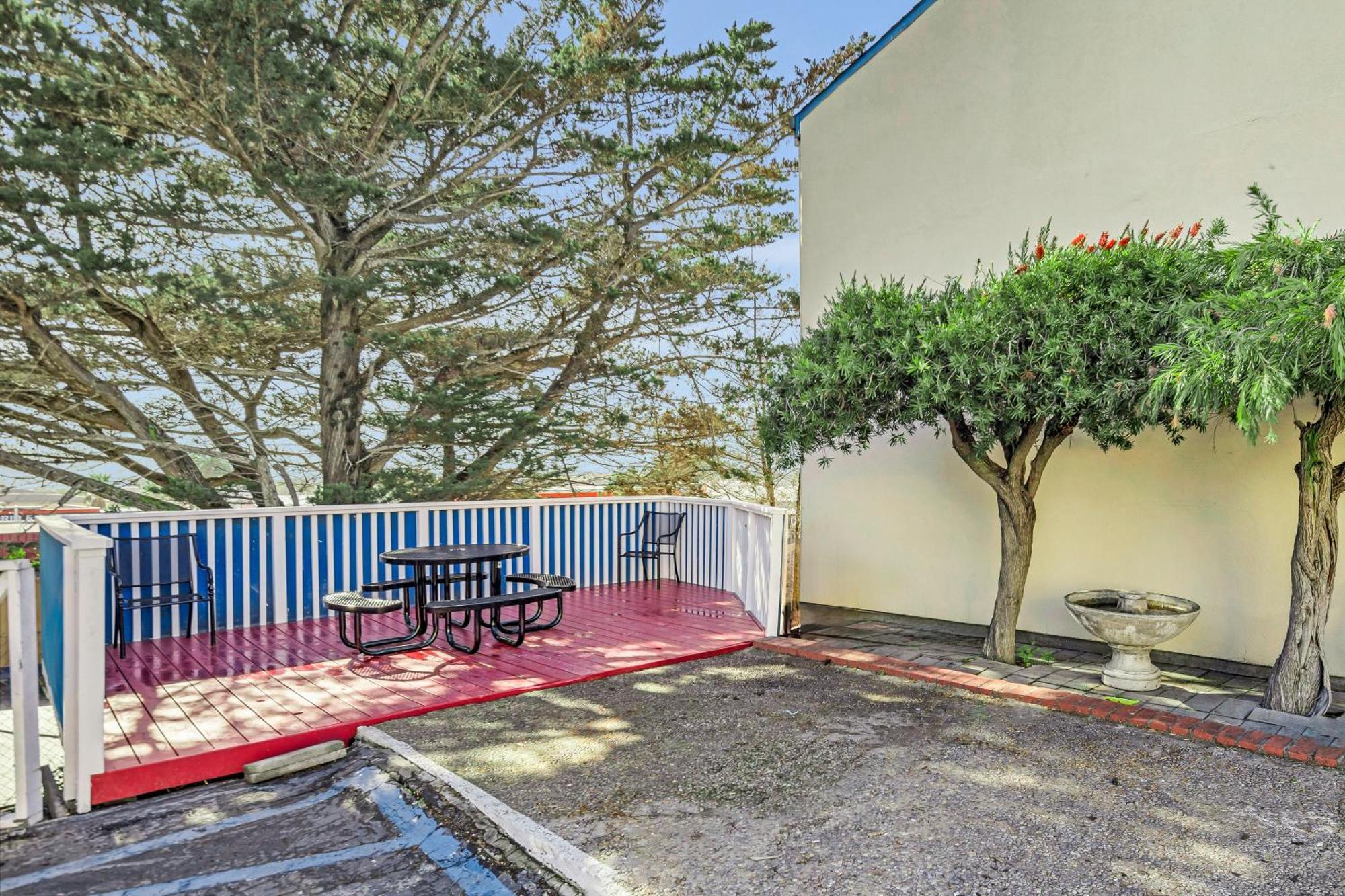 Bay Breeze Inn Seaside Exterior foto
